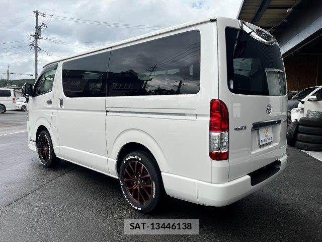 Toyota HIACE VAN 2022-01 8850922-18