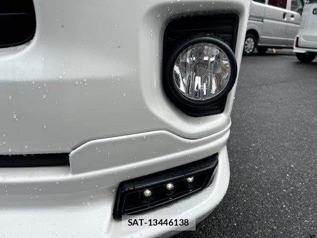 Toyota HIACE VAN 2022-01 8850922-21