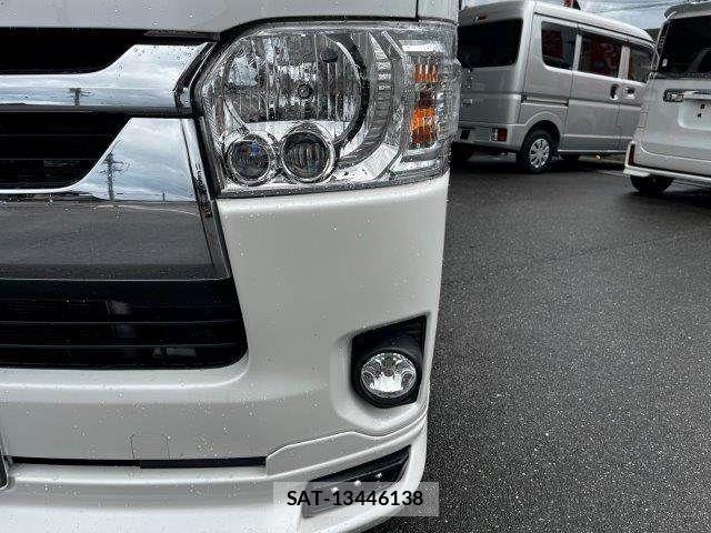 Toyota HIACE VAN 2022-01 8850922-22