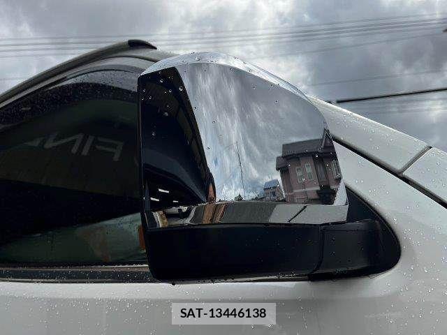 Toyota HIACE VAN 2022-01 8850922-24