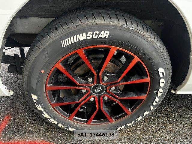 Toyota HIACE VAN 2022-01 8850922-26