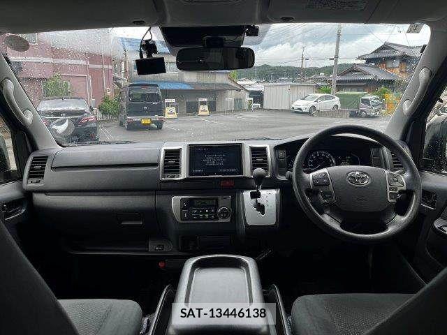 Toyota HIACE VAN 2022-01 8850922-2