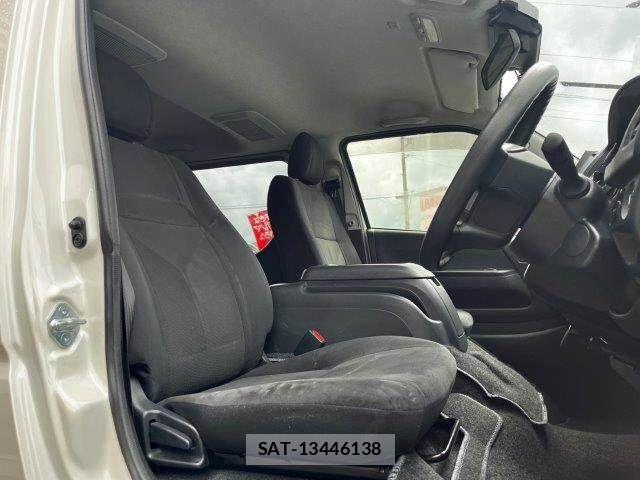 Toyota HIACE VAN 2022-01 8850922-6
