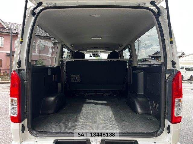 Toyota HIACE VAN 2022-01 8850922-8