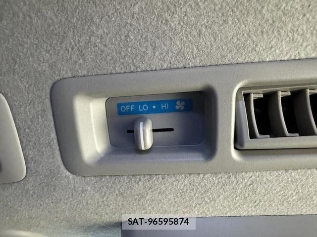 Toyota HIACE VAN 2014-06 8850924-25