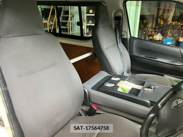 Toyota HIACE VAN 2013-02 8849903-11