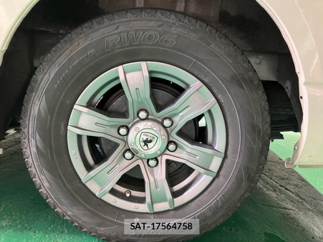 Toyota HIACE VAN 2013-02 8849903-6