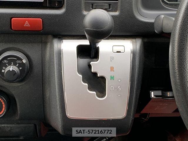Toyota HIACE VAN 2019-09 8850925-17