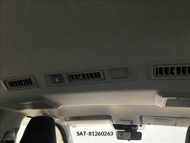 Toyota HIACE VAN 2022-05 8872297-13