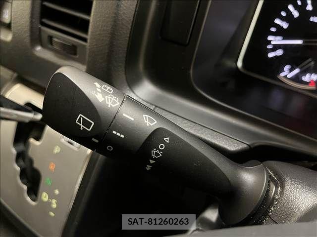Toyota HIACE VAN 2022-05 8872297-16