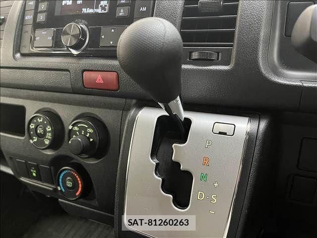 Toyota HIACE VAN 2022-05 8872297-23