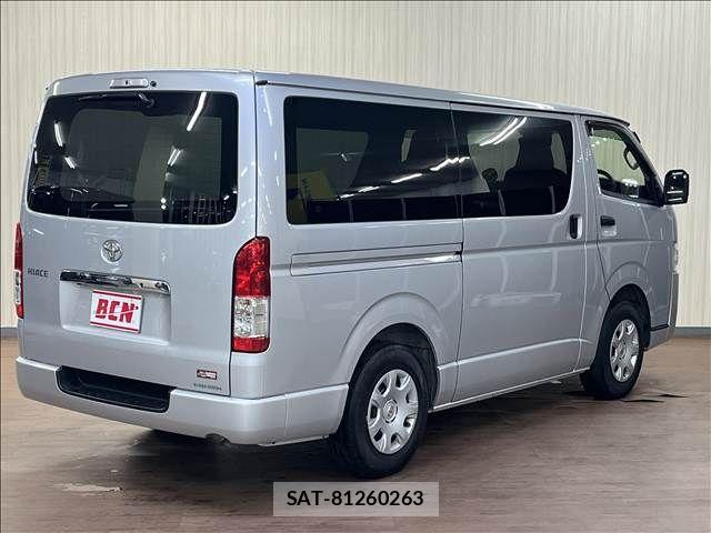 Toyota HIACE VAN 2022-05 8872297-4