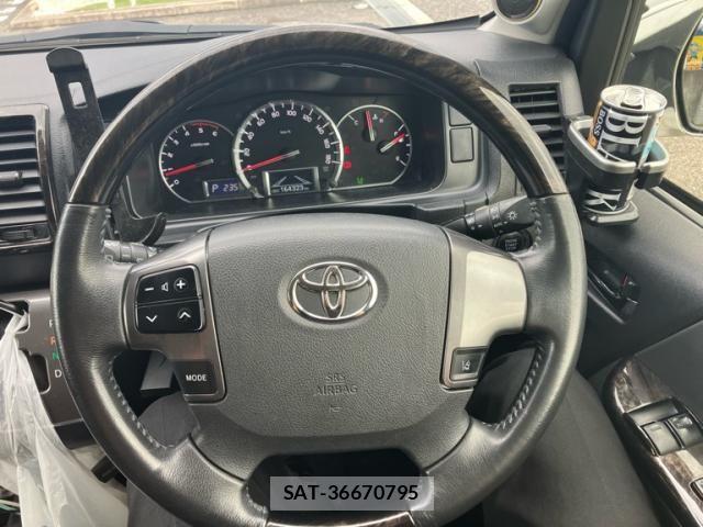 Toyota HIACE VAN 2018-04 8872301-12