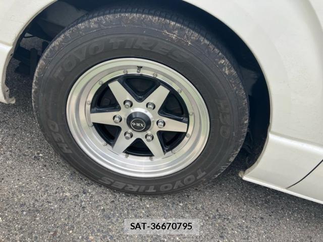Toyota HIACE VAN 2018-04 8872301-4