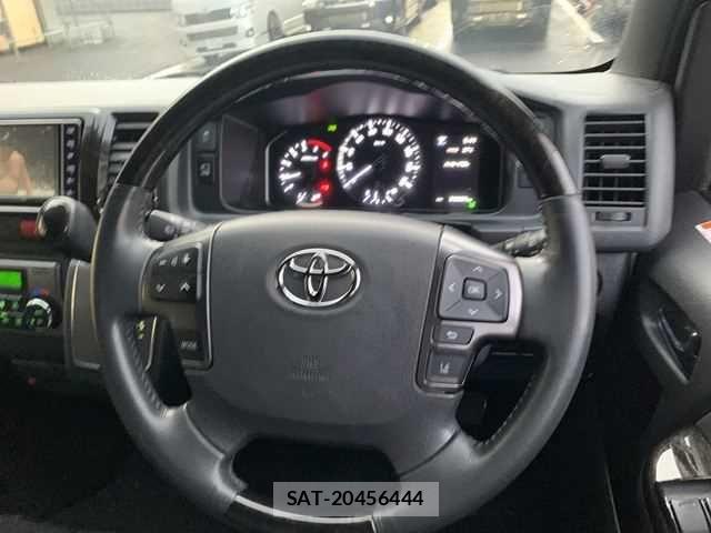 Toyota HIACE VAN 2023-12 8872289-11
