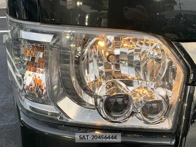 Toyota HIACE VAN 2023-12 8872289-19