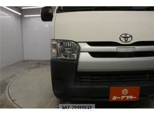 Toyota HIACE VAN 2018-08 8872300-10