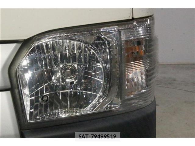 Toyota HIACE VAN 2018-08 8872300-13