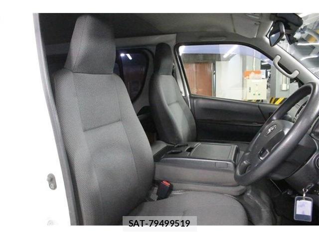 Toyota HIACE VAN 2018-08 8872300-24