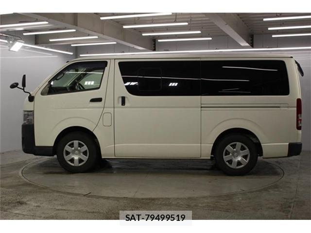 Toyota HIACE VAN 2018-08 8872300-7