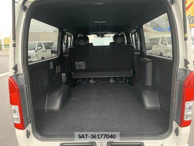 Toyota HIACE VAN 2021-12 8872296-9