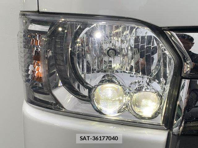 Toyota HIACE VAN 2021-12 8872296-11