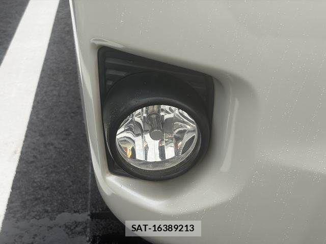 Toyota HIACE VAN 2017-04 8872293-12