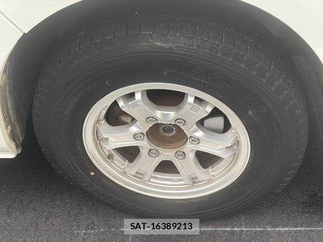 Toyota HIACE VAN 2017-04 8872293-13