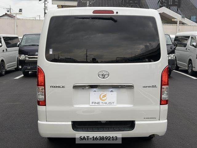 Toyota HIACE VAN 2017-04 8872293-18