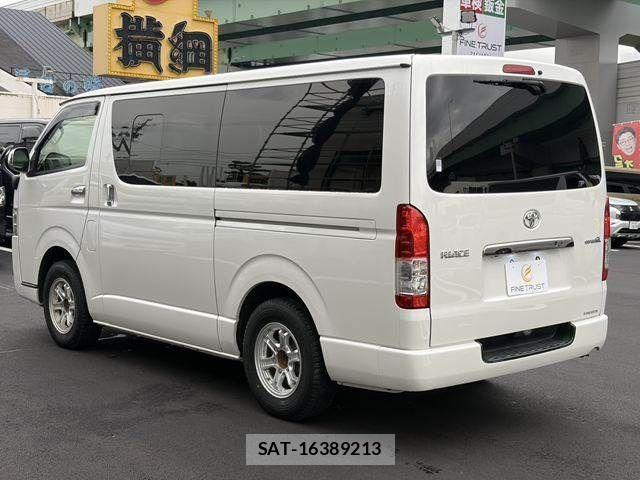 Toyota HIACE VAN 2017-04 8872293-19