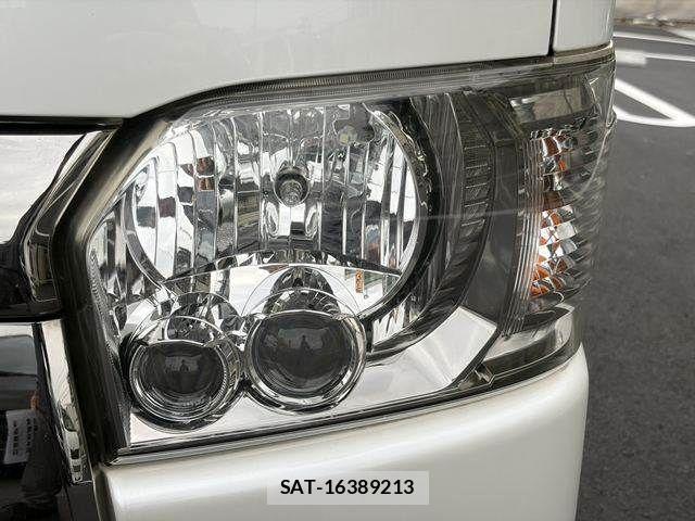 Toyota HIACE VAN 2017-04 8872293-22