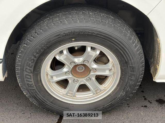 Toyota HIACE VAN 2017-04 8872293-29