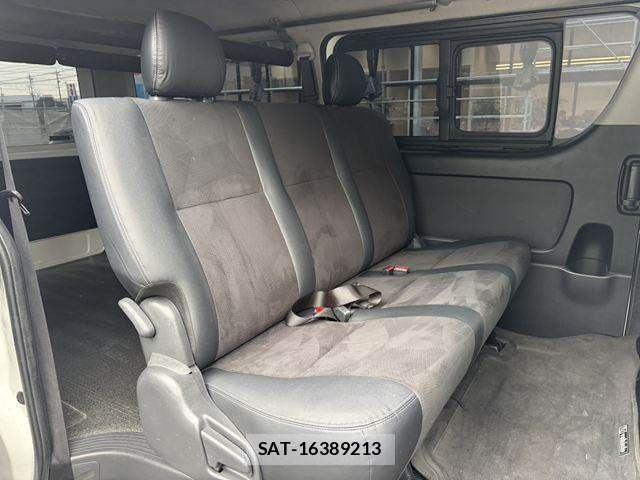 Toyota HIACE VAN 2017-04 8872293-8