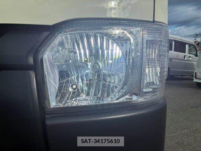 Toyota HIACE VAN 2020-07 8872294-15
