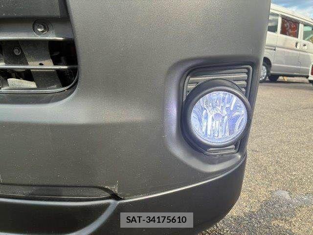Toyota HIACE VAN 2020-07 8872294-16