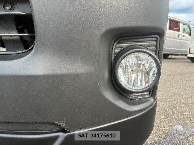 Toyota HIACE VAN 2020-07 8872294-27