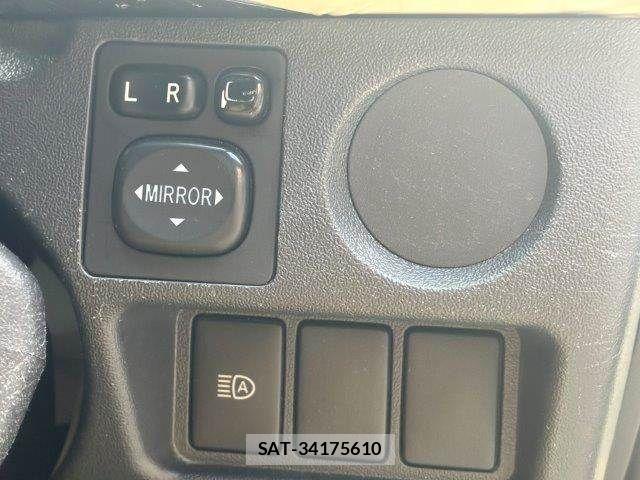 Toyota HIACE VAN 2020-07 8872294-6