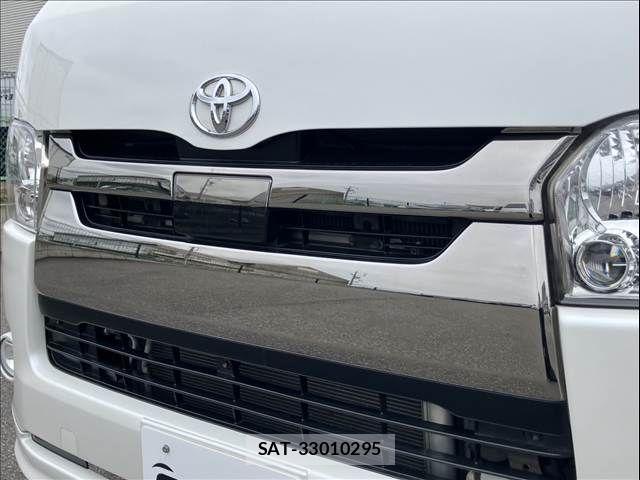 Toyota HIACE VAN 2018-02 8872298-26