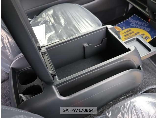 Toyota HIACE VAN 2025-10 8882651-10