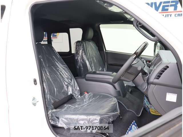 Toyota HIACE VAN 2025-10 8882651-21