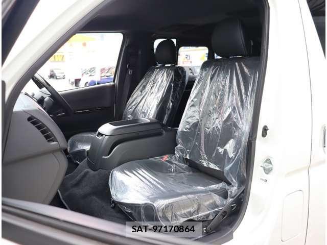 Toyota HIACE VAN 2025-10 8882651-23