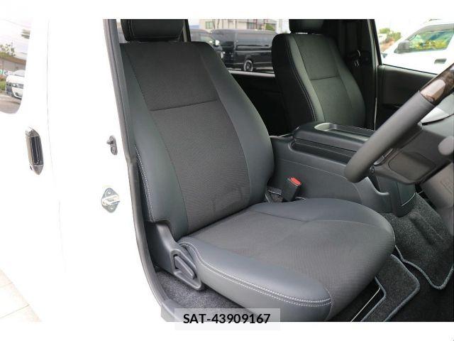 Toyota HIACE VAN 2025-01 8882645-11