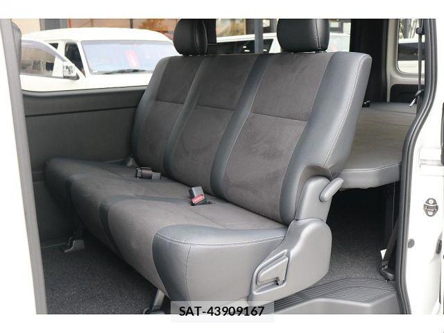 Toyota HIACE VAN 2025-01 8882645-13