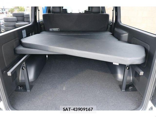 Toyota HIACE VAN 2025-01 8882645-16