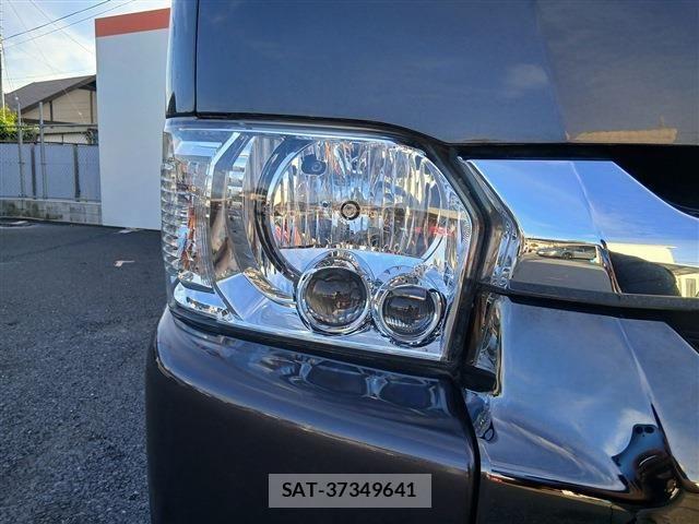 Toyota HIACE VAN 2019-03 8882655-10