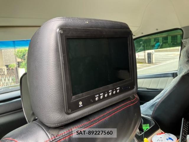 Toyota HIACE VAN 2011-01 8882666-10