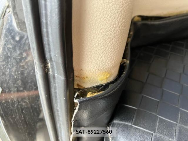 Toyota HIACE VAN 2011-01 8882666-15