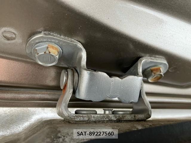 Toyota HIACE VAN 2011-01 8882666-16