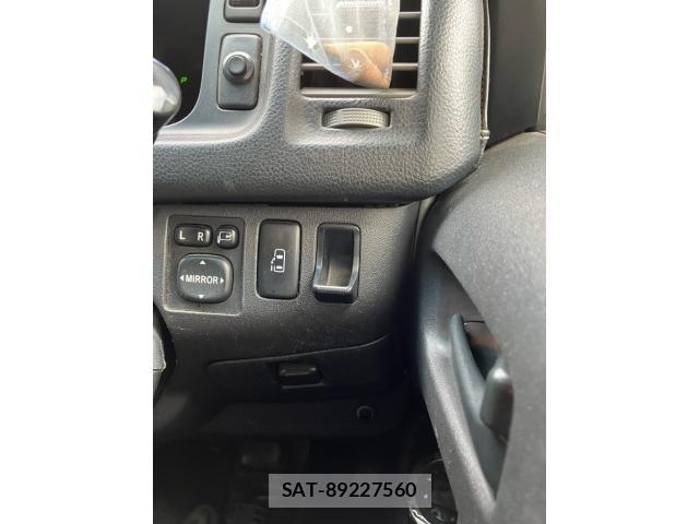 Toyota HIACE VAN 2011-01 8882666-20