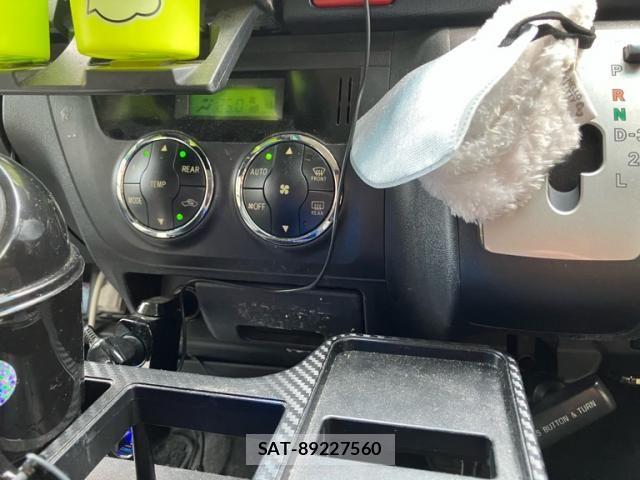 Toyota HIACE VAN 2011-01 8882666-22